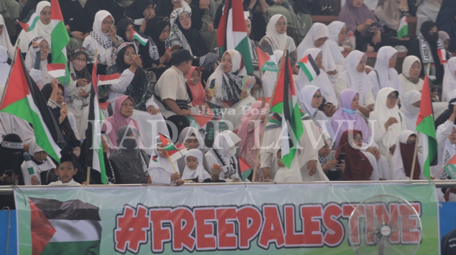 BERGELORA: Ribuan umat muslim penuhi GOR Ki Mageti dalam Aksi Bela Palestina, Minggu (14/1)