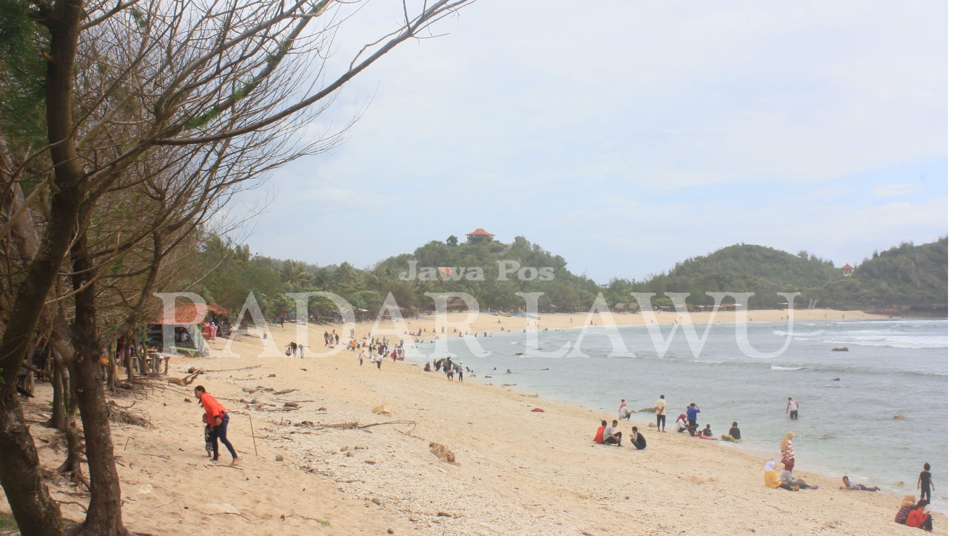 LIBURAN: pantai Watukarung cocok menjadi destinasi liburan akhir pekan di Pacitan