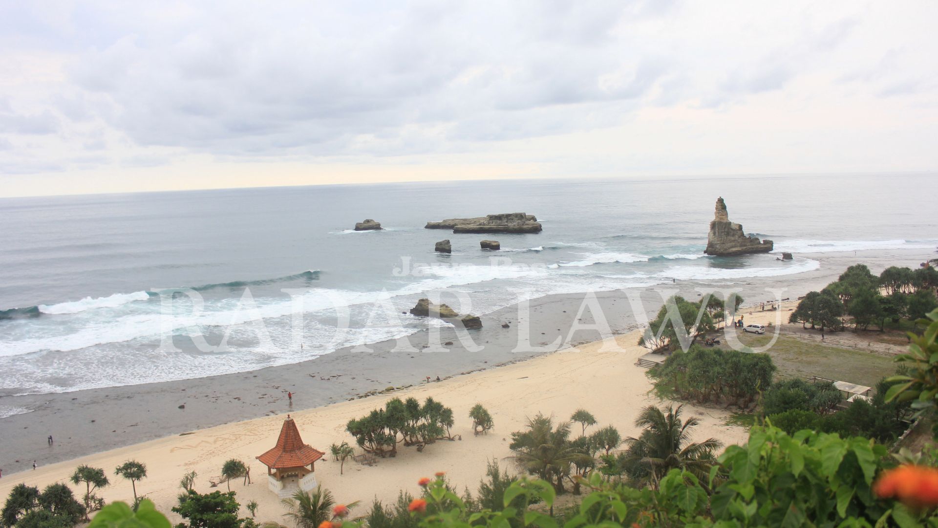 INDAH ALAMI: pantai Buyutan menjadi salah satu rekomendasi wisata pantai yang wajib dikunjungi wisatawan (SUGENG DWI?JAWA POS RADAR PACITAN)
