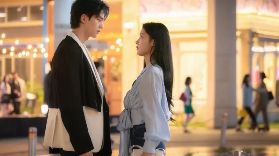 ROMANTIS: Kim Yoo Jung memerankan tokoh Do Do He dan Song Kang sebagai Jeung Gu Won dalam drama korea My Demon 2023. (JAWA POS)