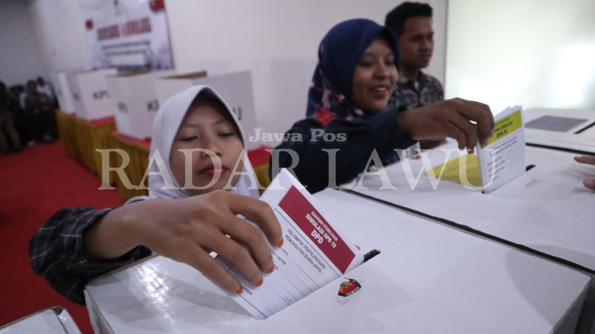 ILUSTRASI: Jadwal pemilihan pada Pemilu 2024 bagi WNI di luar negeri telah ditetapkan KPU RI, lebih awal ketimban di Indonesia. (SUGENG DWI N./JAWA POS RADAR PONOROGO)