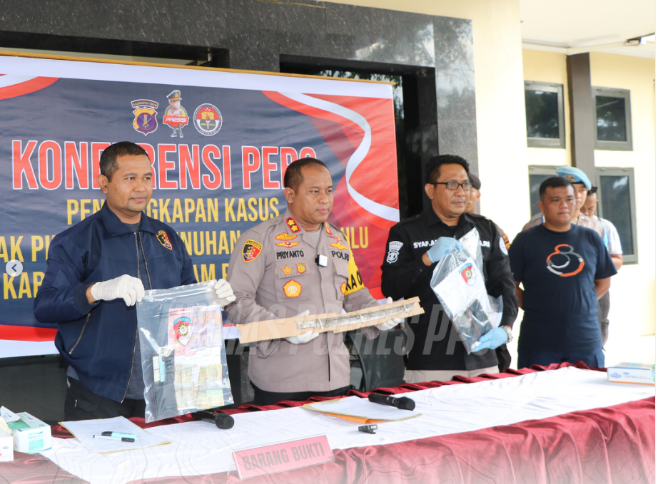 UNGKAP: Polres Penajam Paser Utara (PPU) gelar Konferensi Pers pengungkapan kasus pembunuhan terhadap lima orang. (ISTIMEWA)