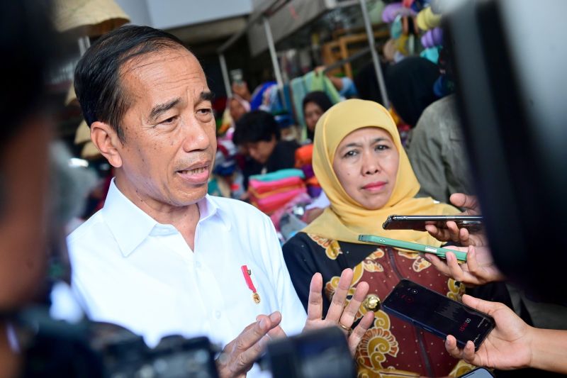 Presiden Joko Widodo bersama Gubernur Jatim Khofifah Indar Parawansa (ANTARA)