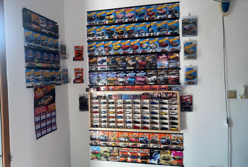 Hot Wheels menjadi salah satu diecast favorit bagi semua kalangan usia. (DIMAS MAGANG PNM/RADAR LAWU)