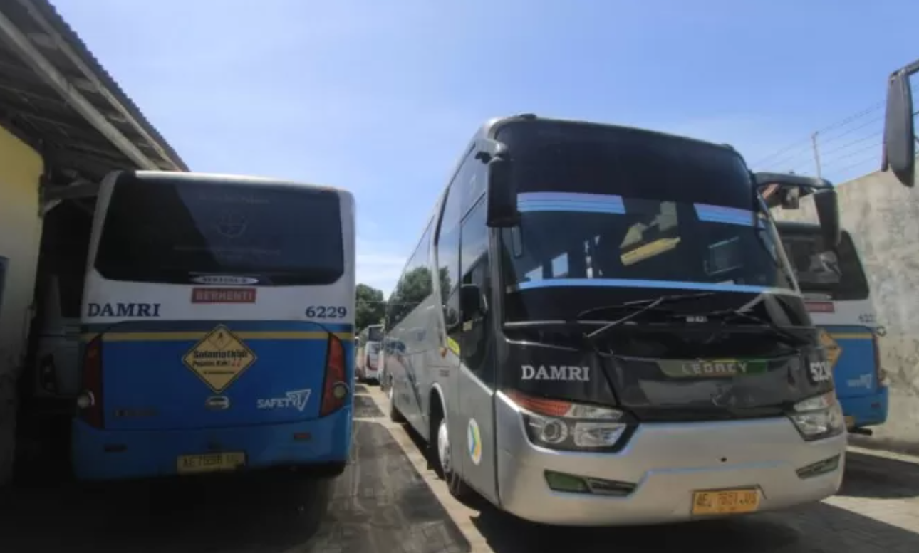 Ilustrasi bus DAMRI yang melayani trayek di Madiun Raya (DOKUMEN RADAR MADIUN)