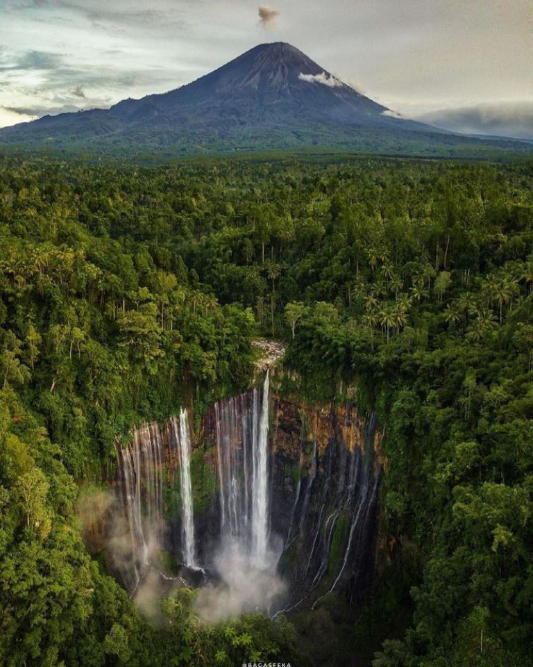 Air Terjun Tumpak Sewu di Kabupaten Lumajang, Jawa Timur. (PINTEREST)
