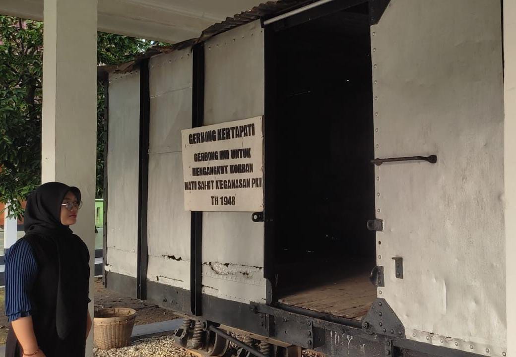 Gerbong Kerta Pati atau kereta kematian di Monumen Soco Magetan. (OKTA PNM/RADAR LAWU)