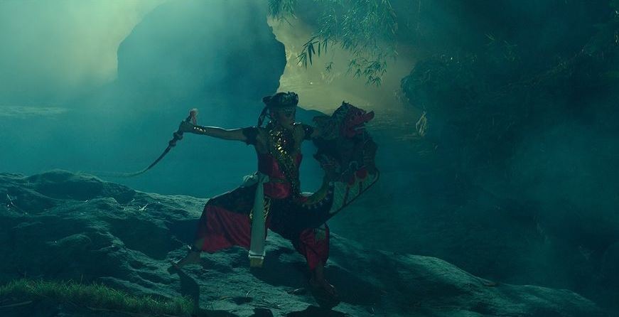 Memperkenalkan seni dengan cerita mistis dan kisah nyata asal Trenggalek dalam film Sinden Gaib. (Ig @faozanrizal.ics)&nbsp;