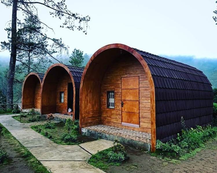NYAMAN SEKALI: 4 ide kreatif unutk tempat camping. (Ig @cottage-instagram-the_lawupark)