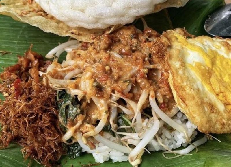 SEDAP: Ngawi menyuguhkan wisata kuliner beragam yang siap memanjakan lidah pengunjung, salah satunya pecel khas Ngawi. (BAPPEDA NGAWI)