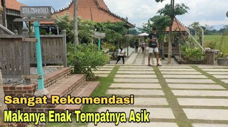 MENUNGGU BUKA PUASA: Rekomendasi tempat berbuka puasa ramadan yang murah dan enak di Ponorogo. (YOUTUBE: SULTHON OFFICIAL)&nbsp;