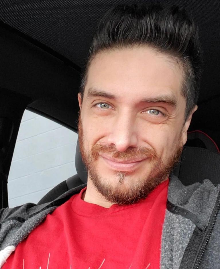 Josh Keaton pengisi suara dalam Film Hot Wheels Lets Race. (Ig @spacepadre)