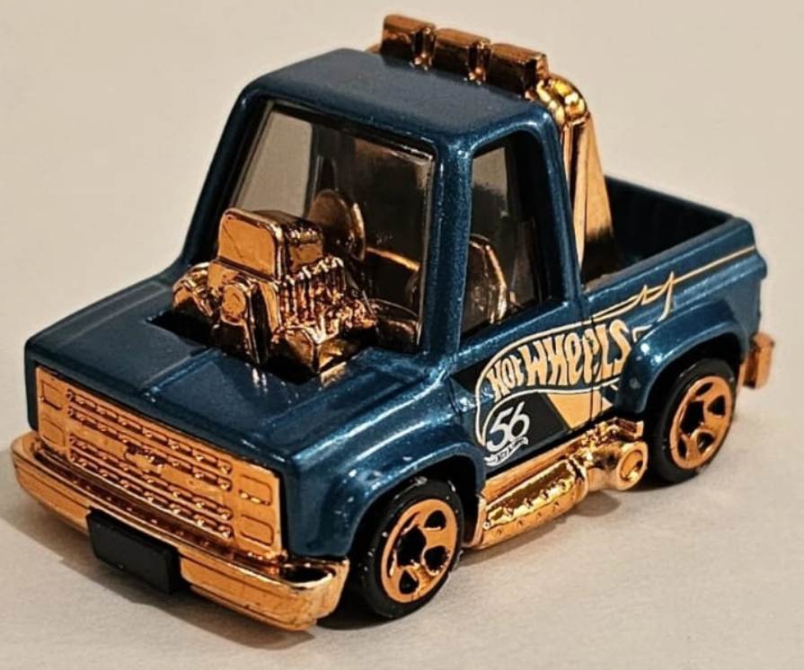 Mobil Chevy Silverado 83 versi Tooned. (HOT WHEELS FANDOM WIKI)