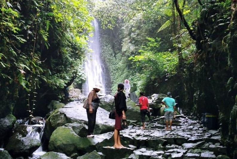 Destinasi wisata Air Terjun Srambang berada di kawasan Srambang Park Ngawi, Jawa Timur. (Ig @srambangparkngawi)