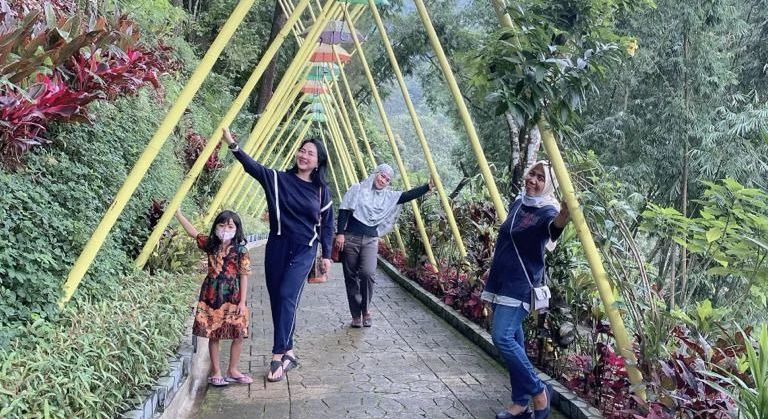 WISATA NGAWI: Suwono Indah Park menjadi destinasi yang layak dikunjungi saat libur lebaran 2024. (Ig @suwono_indah_park)