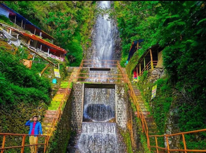 Rehat Sejenak Di Wisata Air Terjun Magetan Ini, Dijamin Bikin Fresh!