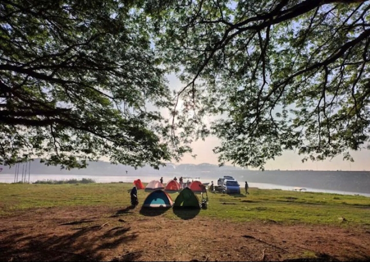 Obyek Wisata Waduk Bening Widas, Bisa Buat Ide Camping Lebaran 2024 (foto ig@madiun_info)