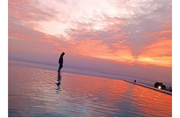 Sengon Hills Salah Satu Wisata Ngawi yang Menyajikan Keindahan Sunset Eksotis, Cocok Bagi Penikmat Senja (ig @sengon_hills)