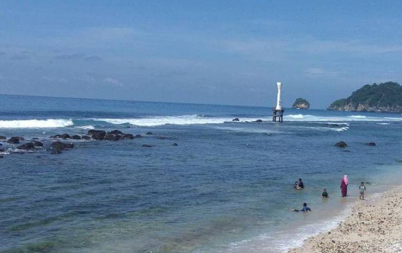Pantai Pidakan Pacitan Destinasi Wisata yang Wajib di Kunjungi saat Liburan. (Ig @pantaipidakanpacitan)