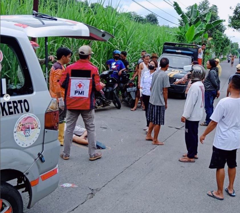 Pengendara motor asal Jatirejo meninggal dunia usai tabrak truk (ig@updatemojokerto)