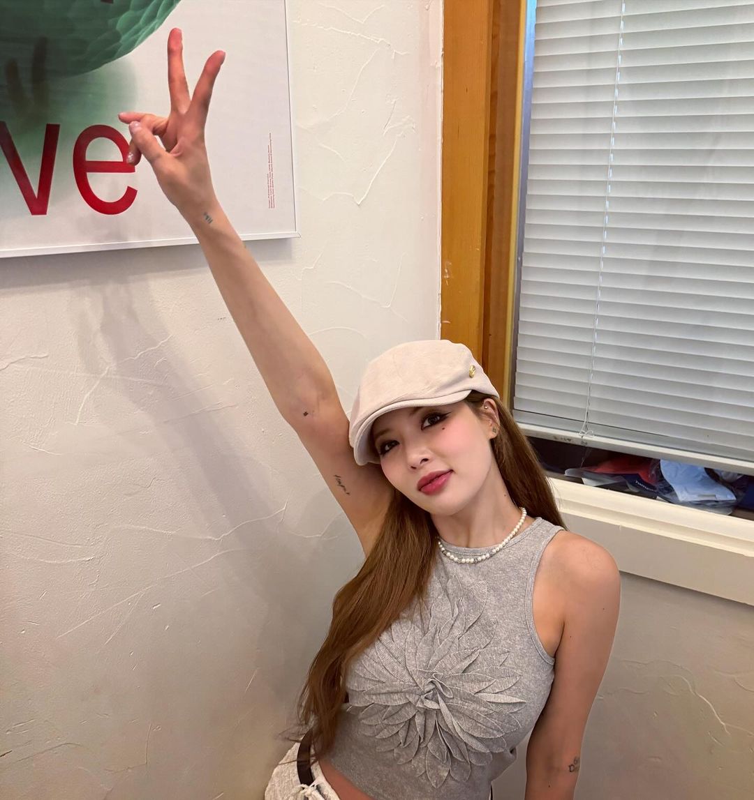 Dituntut Kurus, HyunA Cuma Makan Sepotong Kimbab Demi BB 40kg. Kok Nggak Gemetaran? (Sumber ig @hyunah_aa)