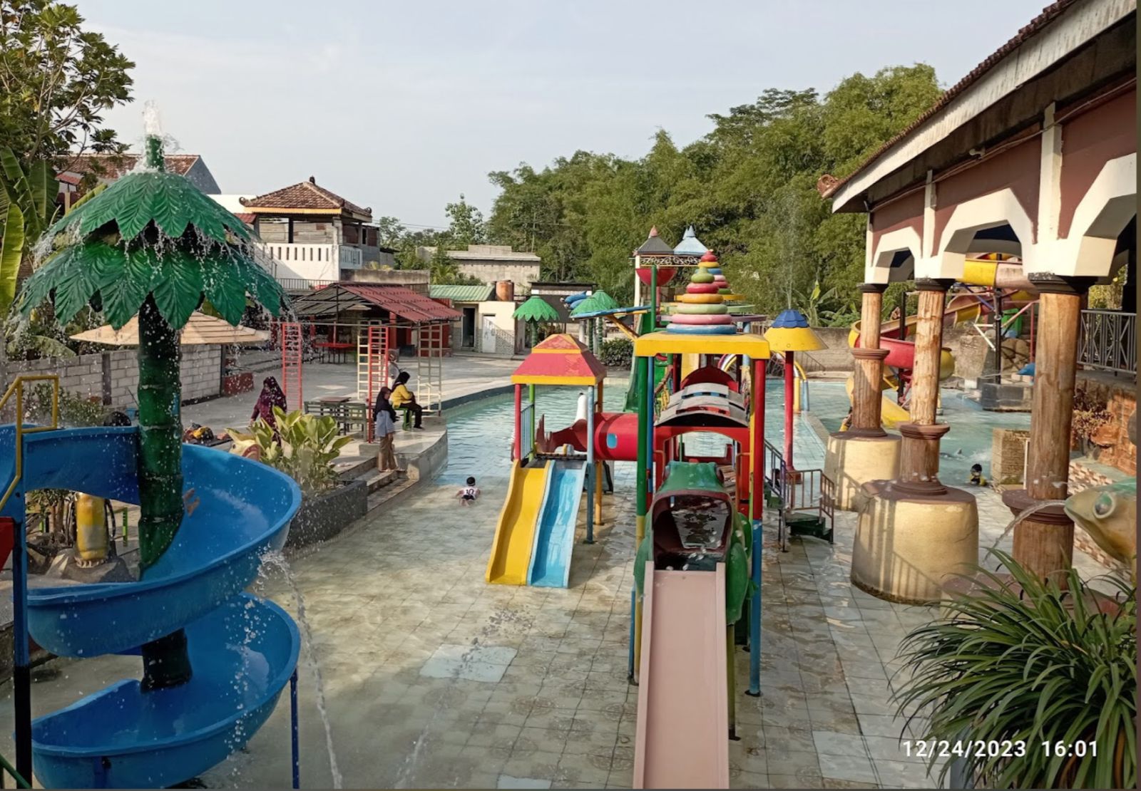 Sendang Biru salah satu destinasi wisata kolam renang terbaik yang ada di Madiun (Foto Google Maps : Sugeng Aryanto)