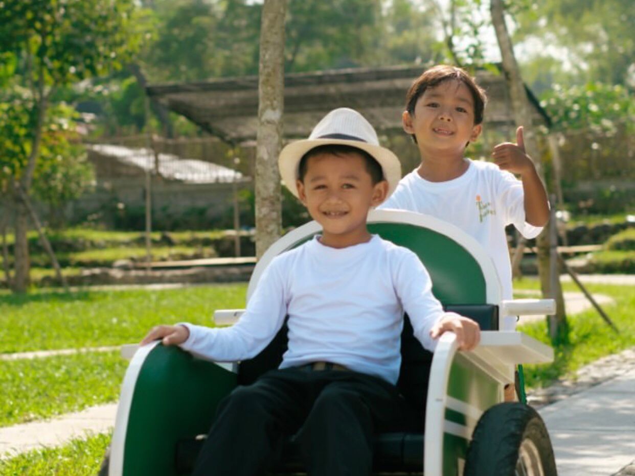 Becak Mini Wahana Primadona Bagi Para Bocil saat liburan di Taman Jatimori ( ig @taman.jatimori)