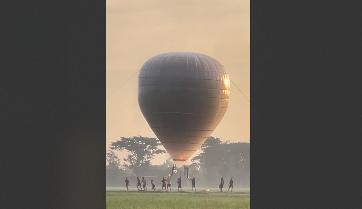 MELEDAK: Balon udara gagal terbang dan meledak melukai warga Muneng, Balong, Ponorogo, Senin (13/5) pagi.&nbsp;(ISTIMEWA)