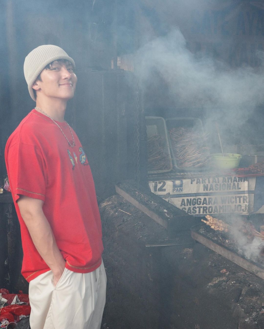 Ji Chang Wook beli sate ayam aja langsung viral.
