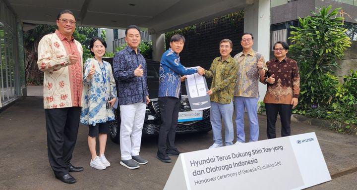 MOBIL baru diberikah Hyundai bentuk dukungan perusahaan kepada pelatih STY (ISTIMEWA)