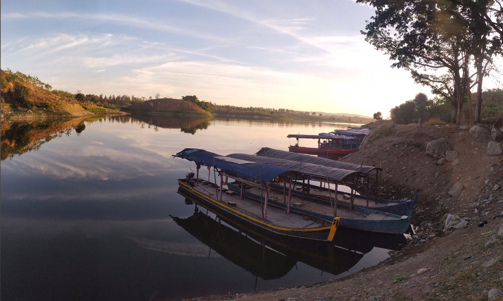 Perahu-Perahu ini siap menghantarkarkan Menuju Spot Andalan Pemancing di Spot Pinjal Mati Waduk Sangiran