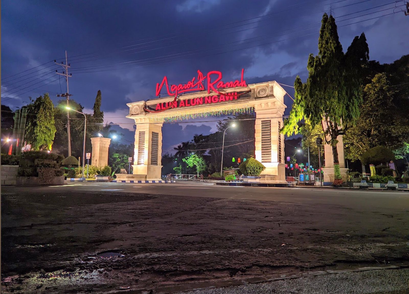 Alun-alun Ngawi destinasi wisata Ngawi yang bisa jadi jujugan setelah berlibur dari Taman Wisata Bukit Kerek Indah