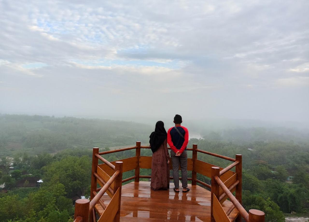 Dengan pemandangan yang memukau Taman Wisata Bukit Kerek Indah ini coock dijadikan tujuan liburan bersama teman dan keluarga