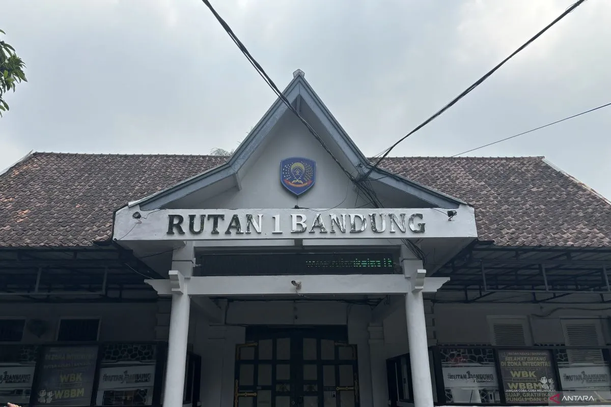 Tujuh napi kasus pembunuhan Vina dipindahkan dari Lapas Cirebon ke Lapas Banceuy dan Rutan Kebonwaru di Bandung. (ANTARA)