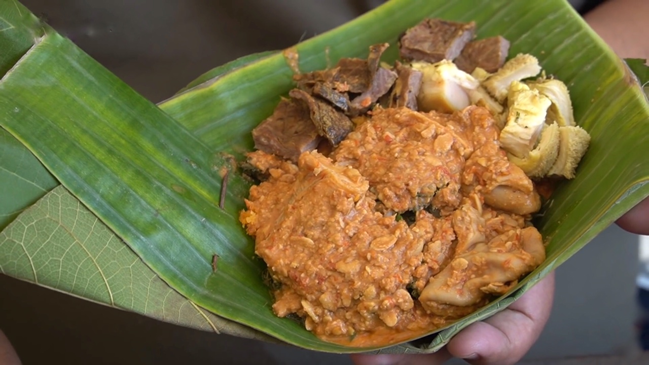 Nasi Lethok sudah dinobatkan sebagai kuliner khas Ngawi.