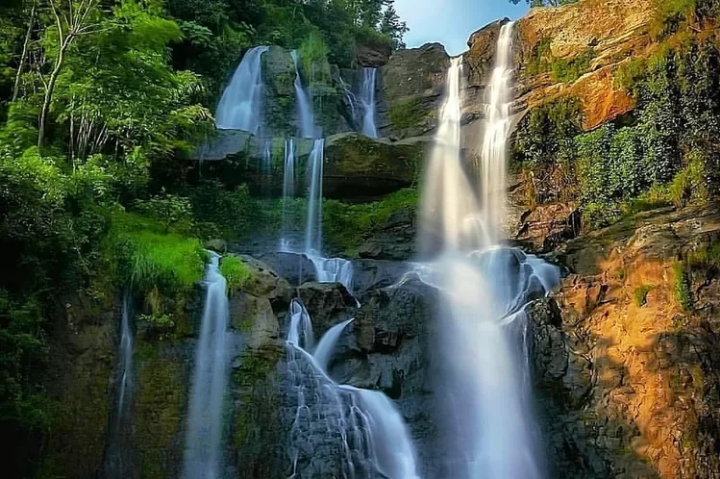 Air Terjun Gringsing Pacitan, dengan beragam aktivitas yang menariknya untuk dikunjungi