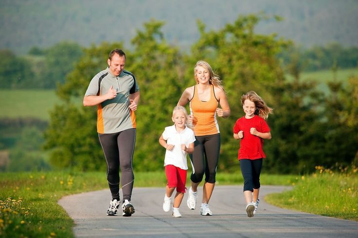 Jogging disekitaran rumah bisa dilakukan untuk mengisi liburan dirumah (Pinterest)