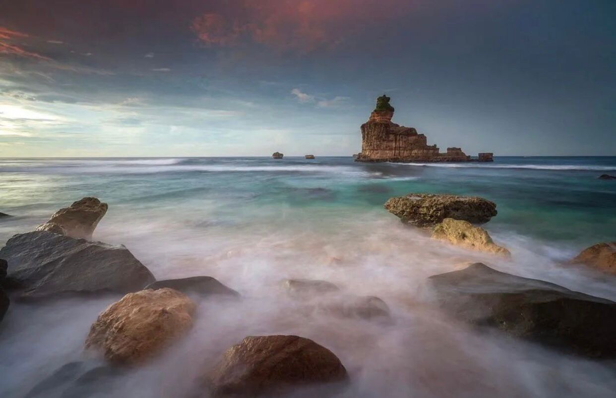 Pantai Buyutan Pacitan, Siap menemani aktivitas liburanmu (ig @yesti_noviz)