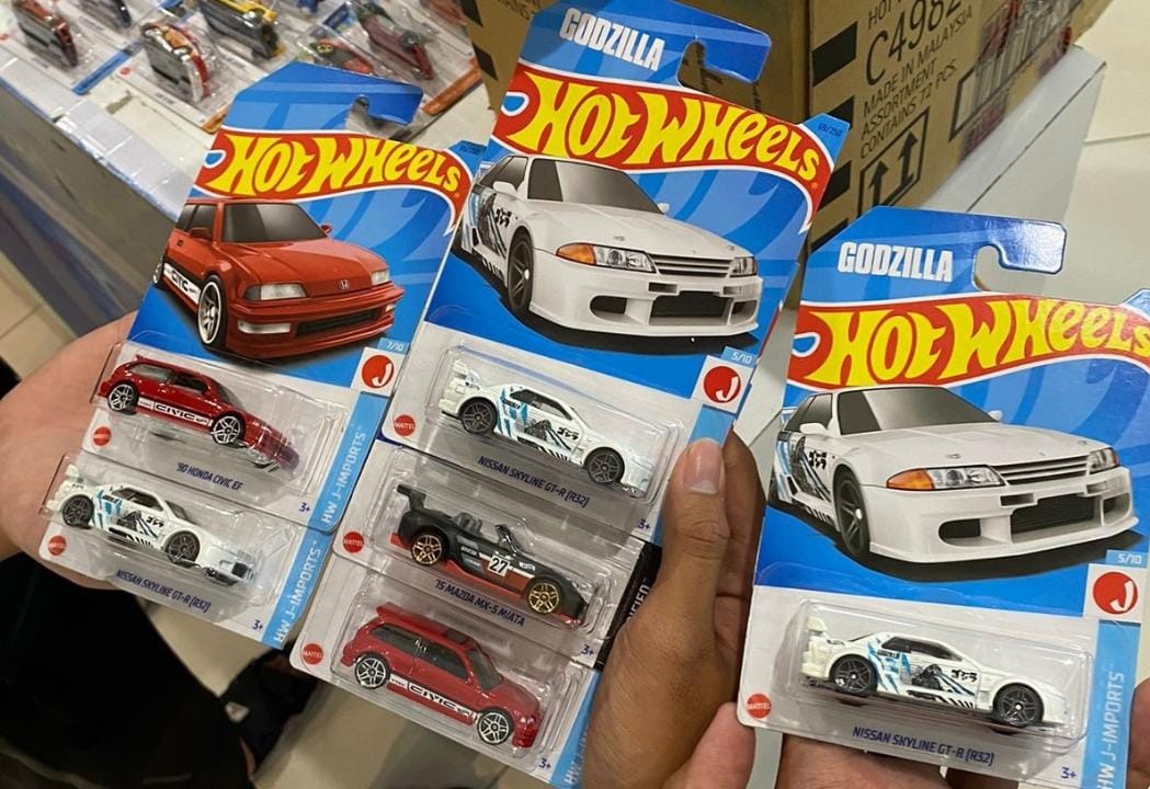 Hot Wheels terbaru 2024. (DIMAS PRAWIRA/RADAR LAWU)