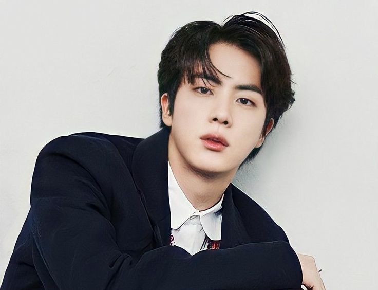 Jin BTS  (Pinterest)