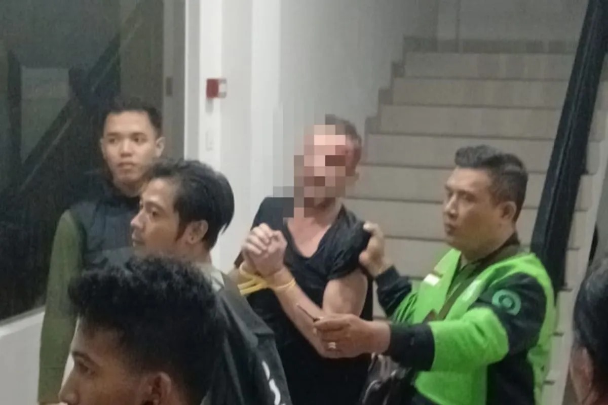 Polisi Berhasil Menangkap Bule Asal Inggris Curi Truk berisikan Gabah Milik Warga di Bali. (ANTARA)
