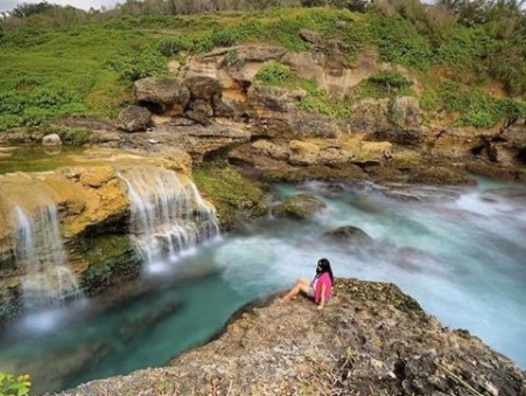 Keindahan Pantai Ngandul dengan sederet daya tariknya yang tersaji (IG @whiempy)