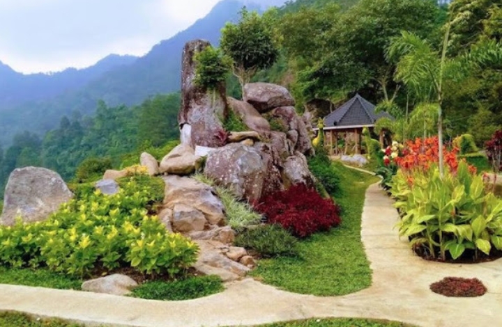 Keindahan alam wisata Watu Rumpuk cocok untuk menemani kegiatan libur idul adha (maps : bahari fuad)