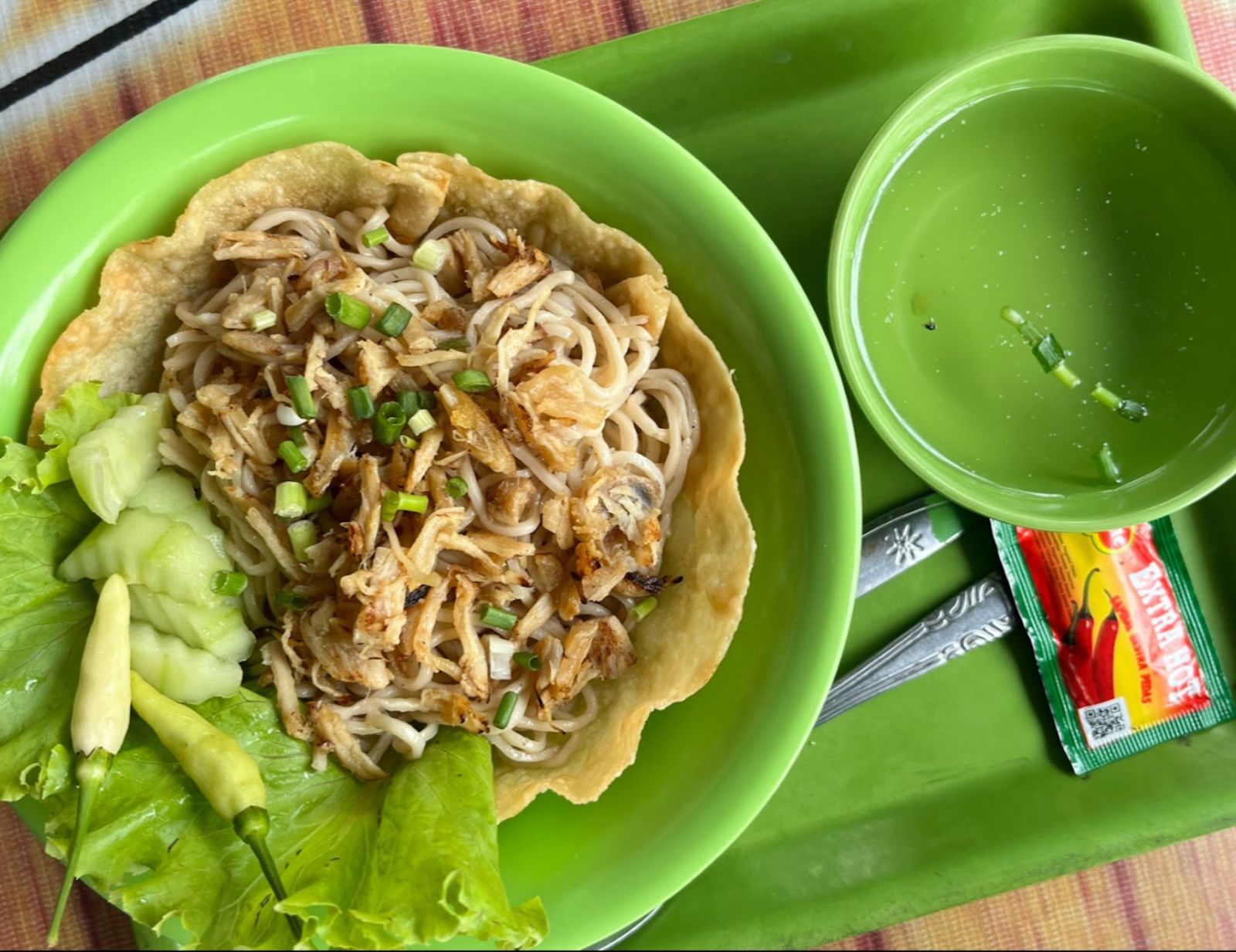 Mie Mangkok Pangsit, Kuliner mie yang bisa dimakan bareng mangkoknya