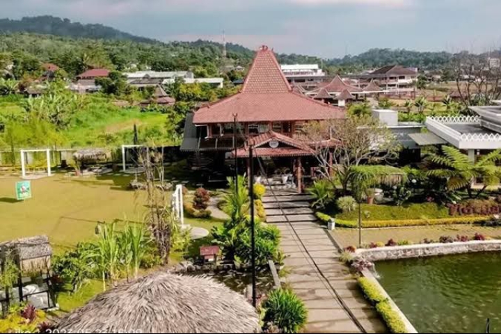 Sendang Ndalem Seniyor Resto (babad.id)