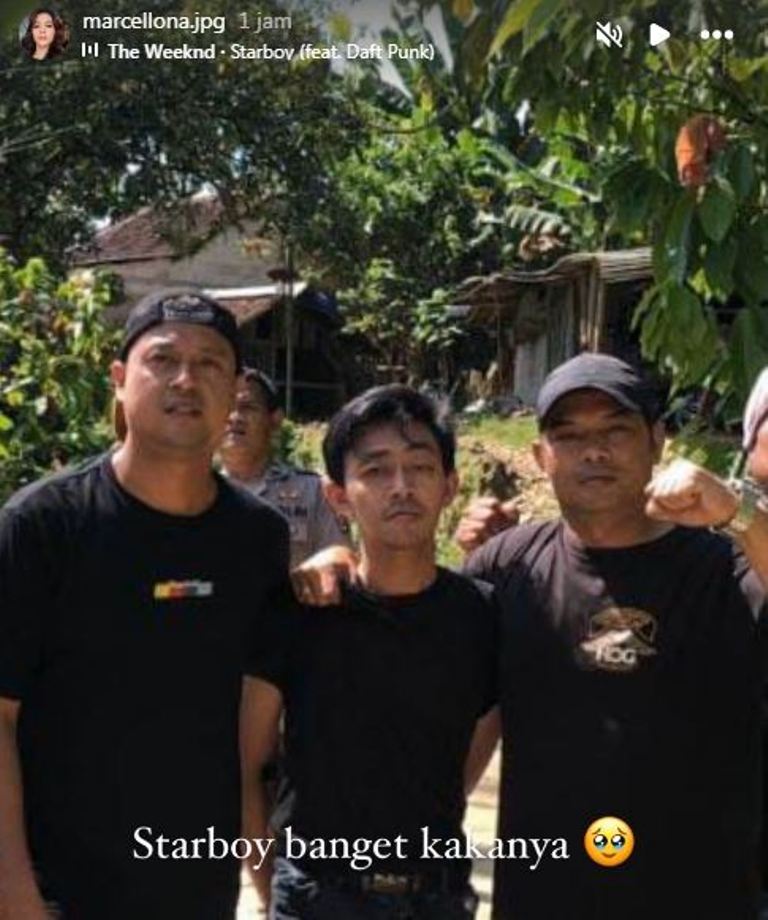 Unggahan foto diduga penangkapan Muhammad Dian Permana Angga Ketua Panitia Lentera Festival Tangerang. (Ig @marcellona. jpg)