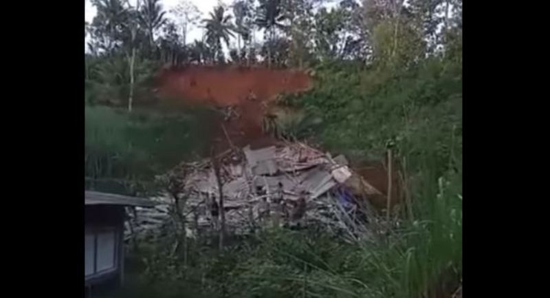 Update pencarian korban longsor kandang ayam di Desa Bumirejo, Blitar. (CAPTURE)