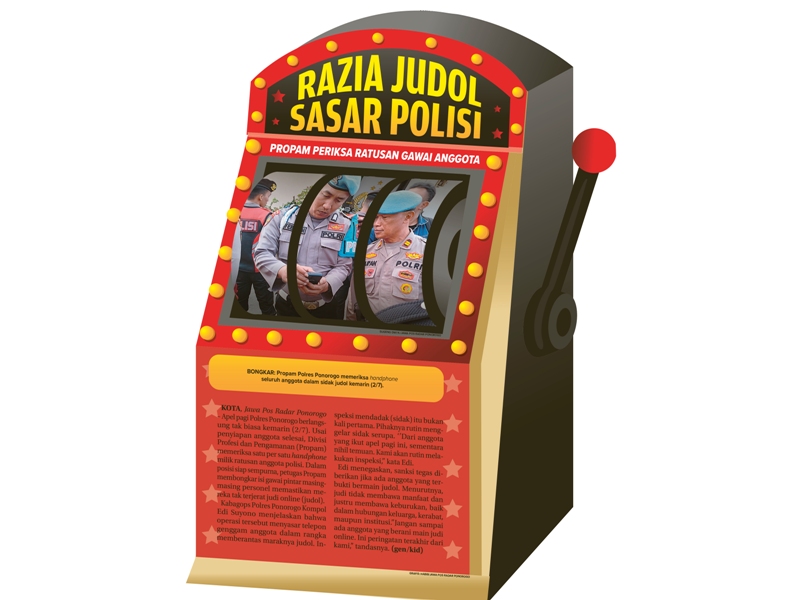 Propam periksa gawai&nbsp;anggota&nbsp;Polres Ponorogo antisipasi judi online kemarin&nbsp;(2/7/2024).&nbsp;