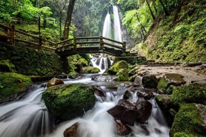 Dibalik Keindahan Pesona Air terjun Jurang Jero menyimpan mitos yang menarik (foto (jatengprov.go.id))