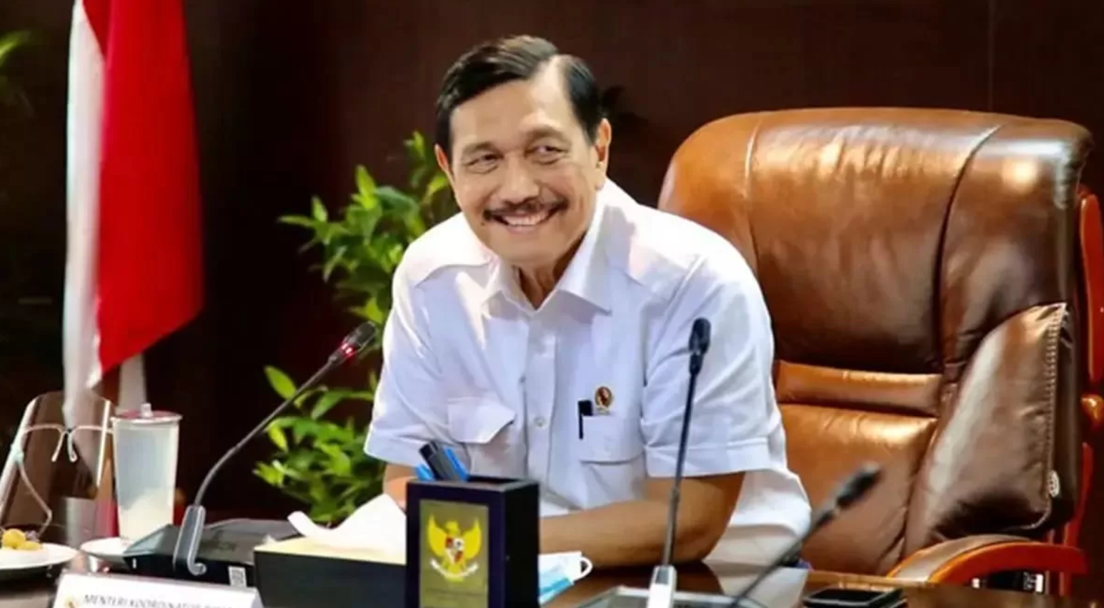 Menko Kemaritiman dan Investasi Luhut Binsar Pandjaitan Soroti Harga Tiket Pesawat Indonesia. (JawaPos)